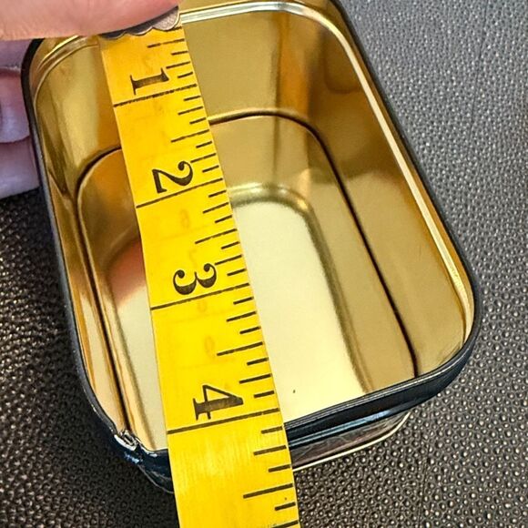 Small Vintage inspired Cherry Tin Box - Picture 5 of 6